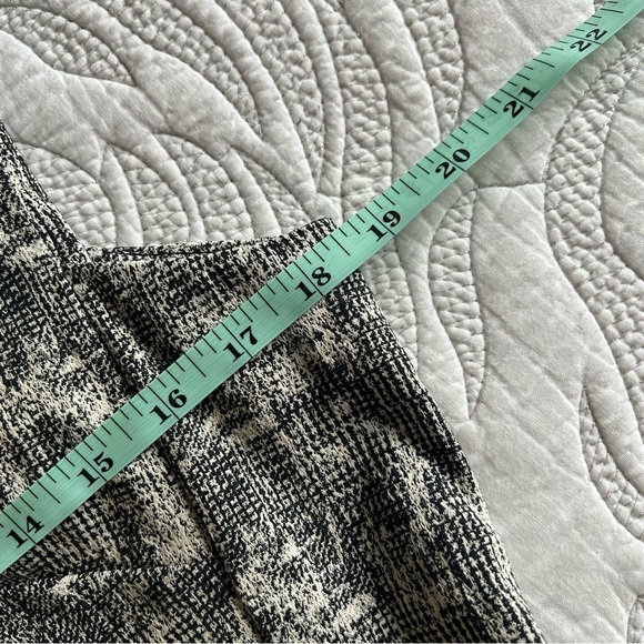 NWT - M.M. LaFleur - The Aditi 2.0—Modern Houndstooth - Black / Sand - Picture 12 of 13